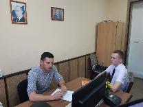 молодой парламентарий Денис Михлев встретился со студентом Белоглинского аграрно-технического техникума, Николаем Морозовым. 